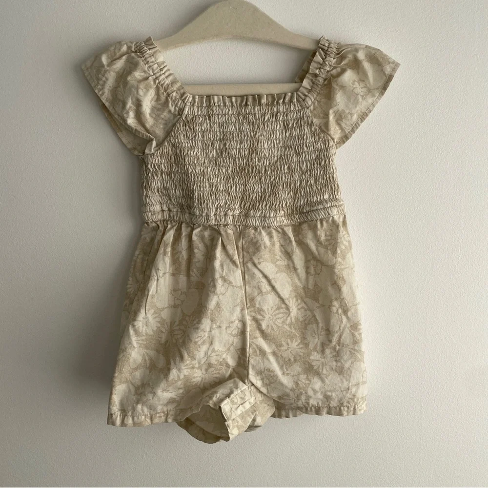 Gap Smocked Shorts Romper Size 12-18 Months